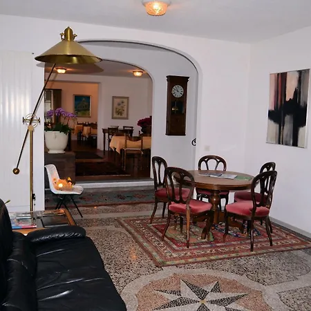 Garni Rivabella Au