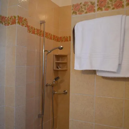 Garni Rivabella Au Lac Hotel